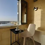 Oasis 22 Savynomad Harbour Residences Wow Views Valletta
