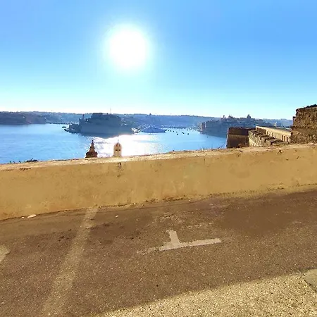 Oasis 22 Savynomad Harbour Residences Wow Views Valletta
